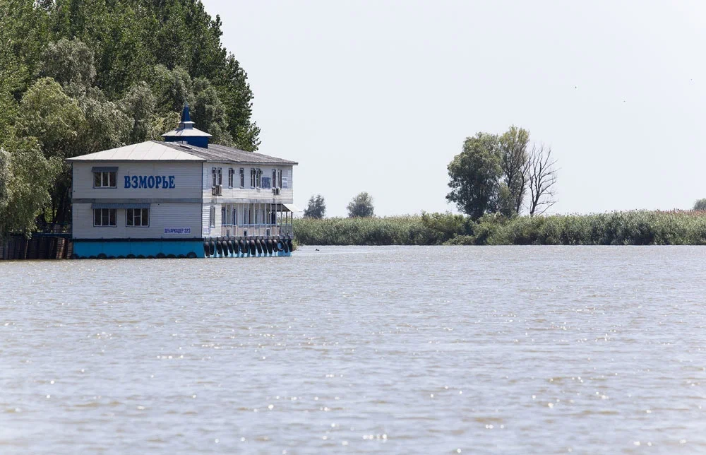 Увлекательная рыбалка на базе отдыха "Взморье"