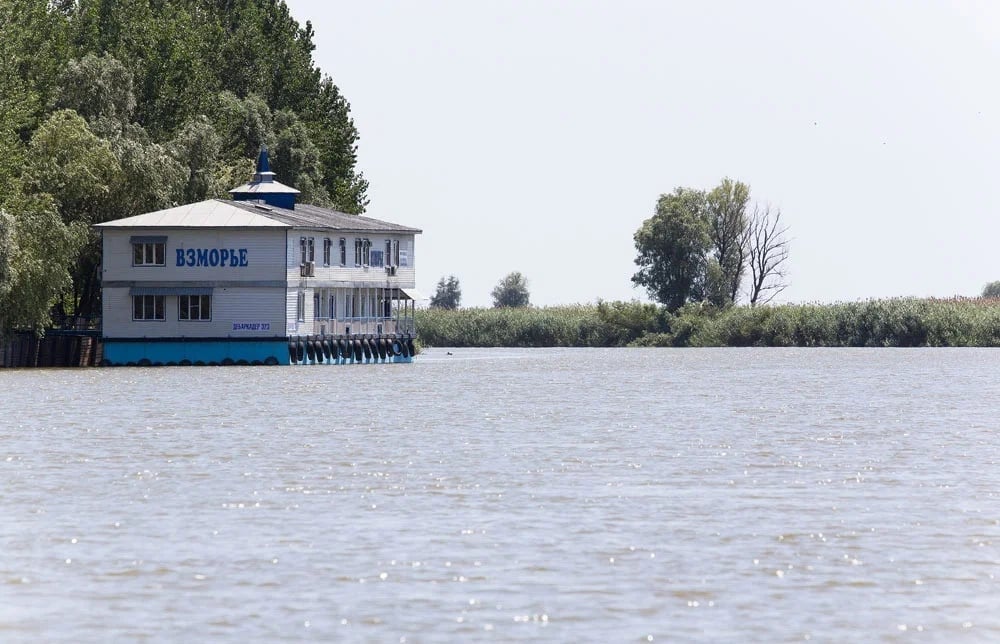 Увлекательная рыбалка на базе отдыха "Взморье"