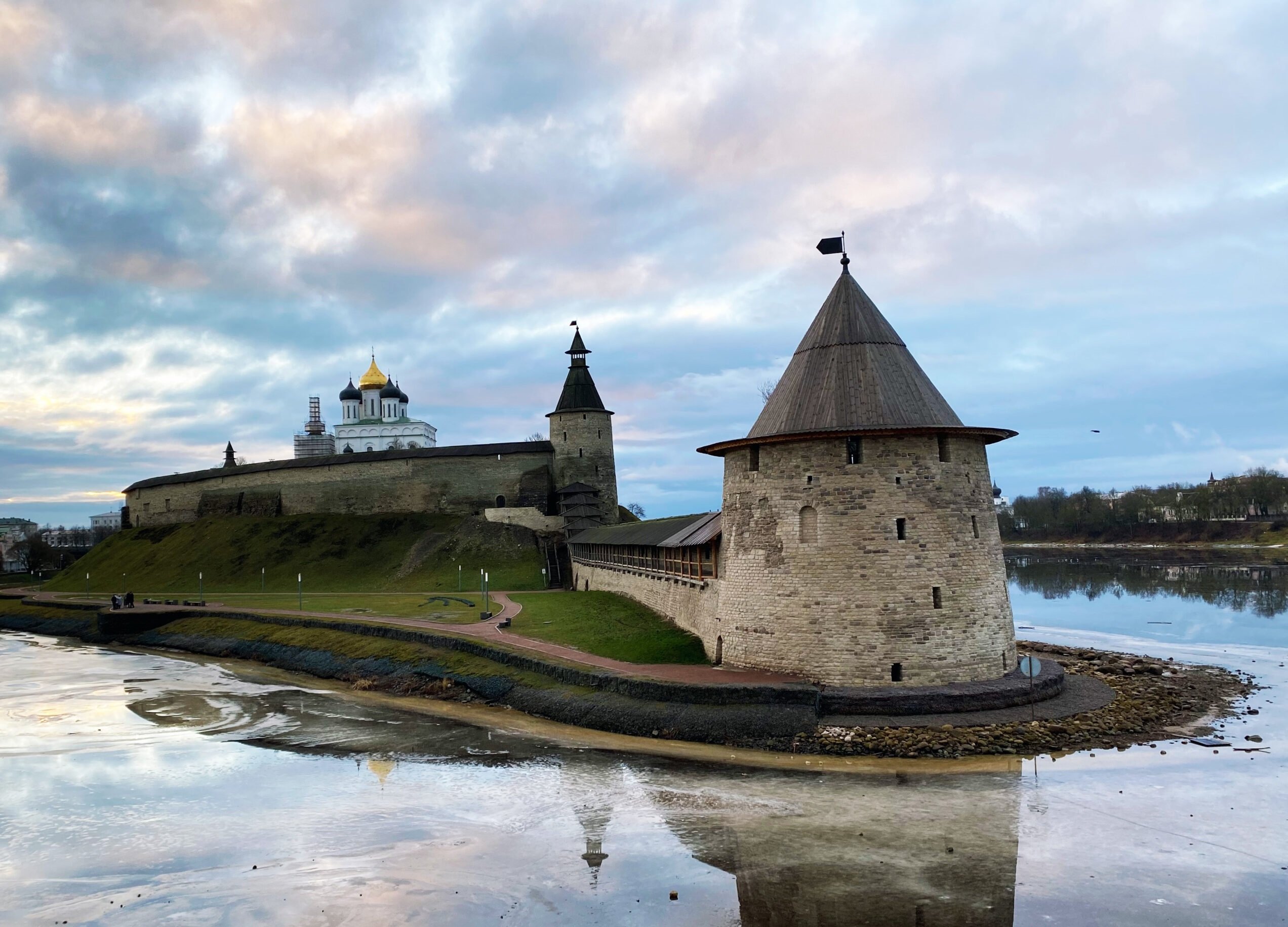 Нетленная классика: Псков-Изборск-Печоры-Пушкинские горы