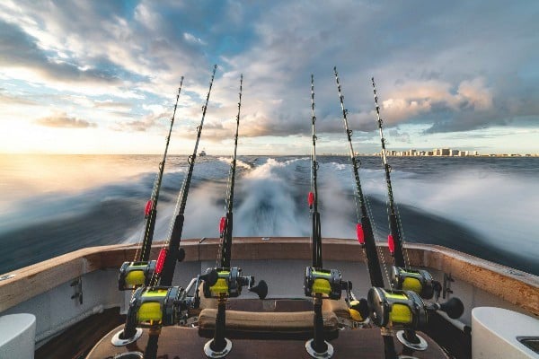 Морская рыбалка на яхте в Сочи