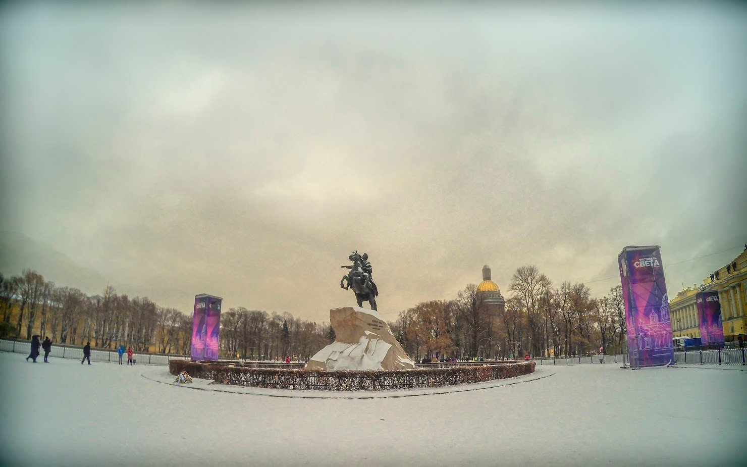 Волшебное Рождество в Санкт-Петербурге и Выборге