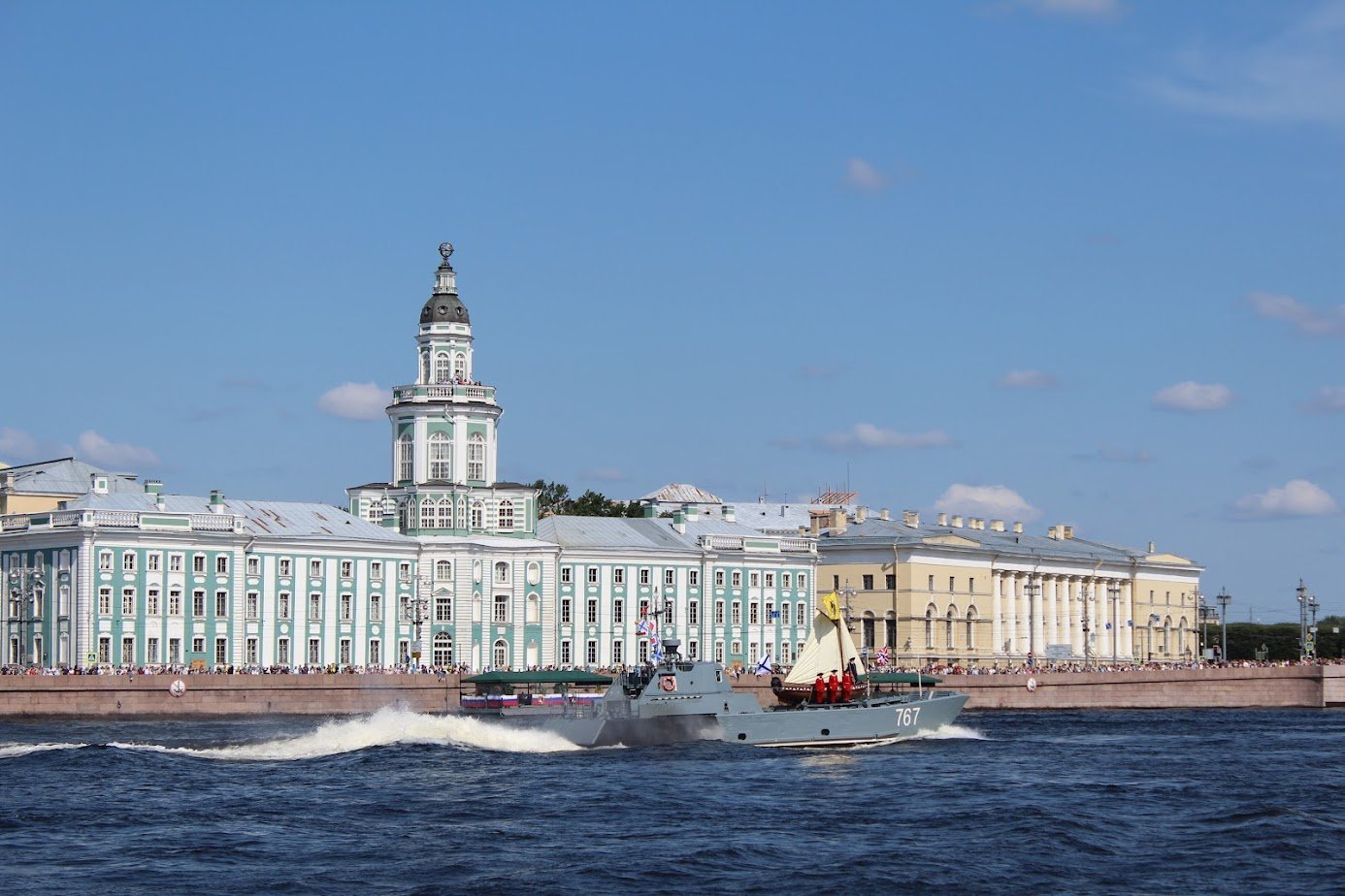 День ВМФ в Санкт-Петербурге на автобусе из Москвы