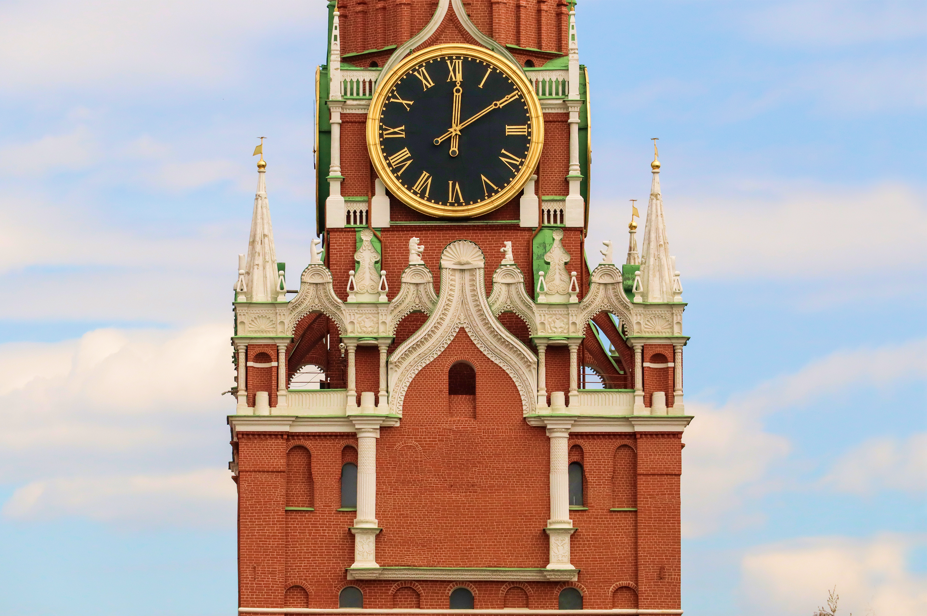 Классика двух столиц: Москва + Санкт-Петербург