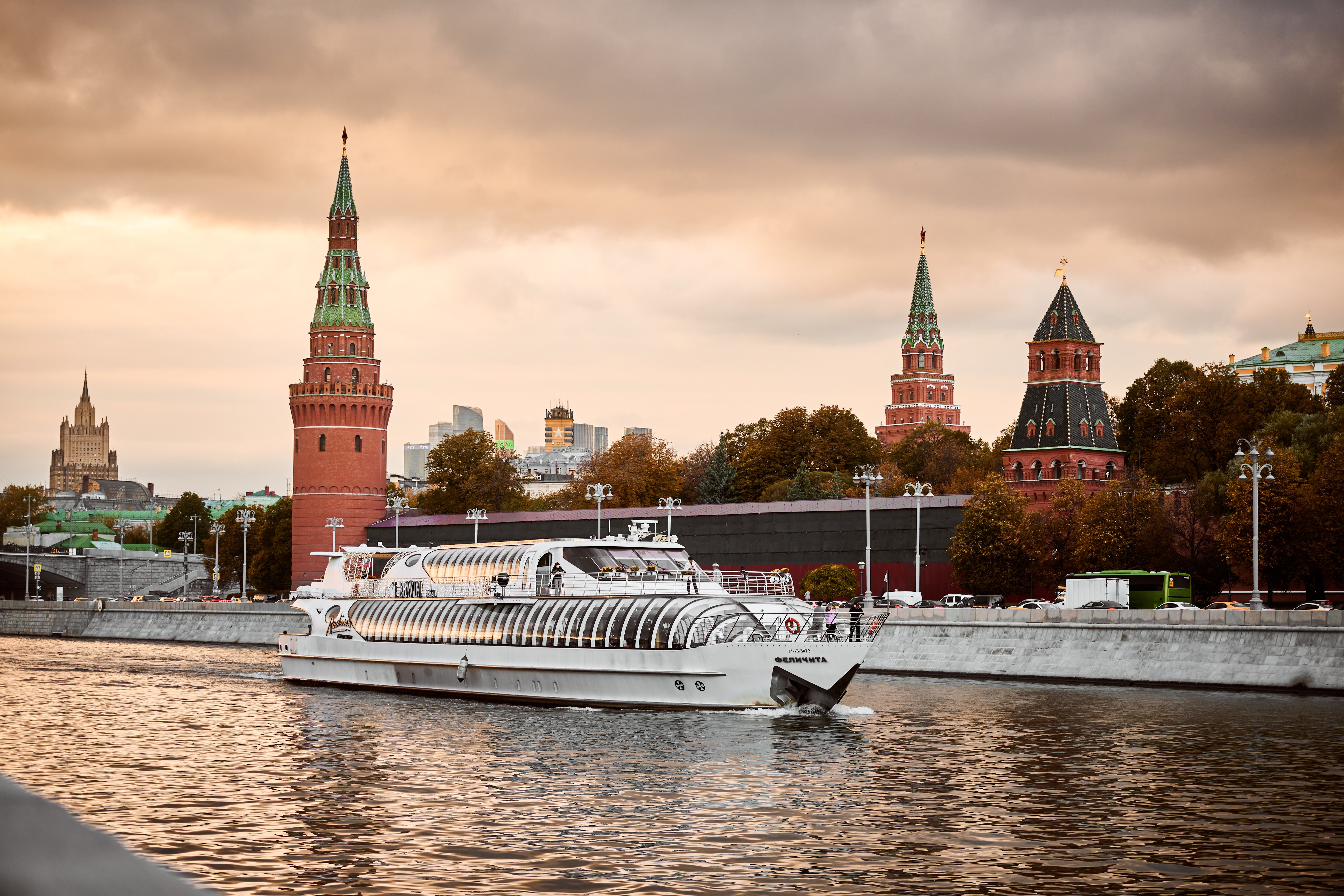 Классика двух столиц: Москва + Санкт-Петербург
