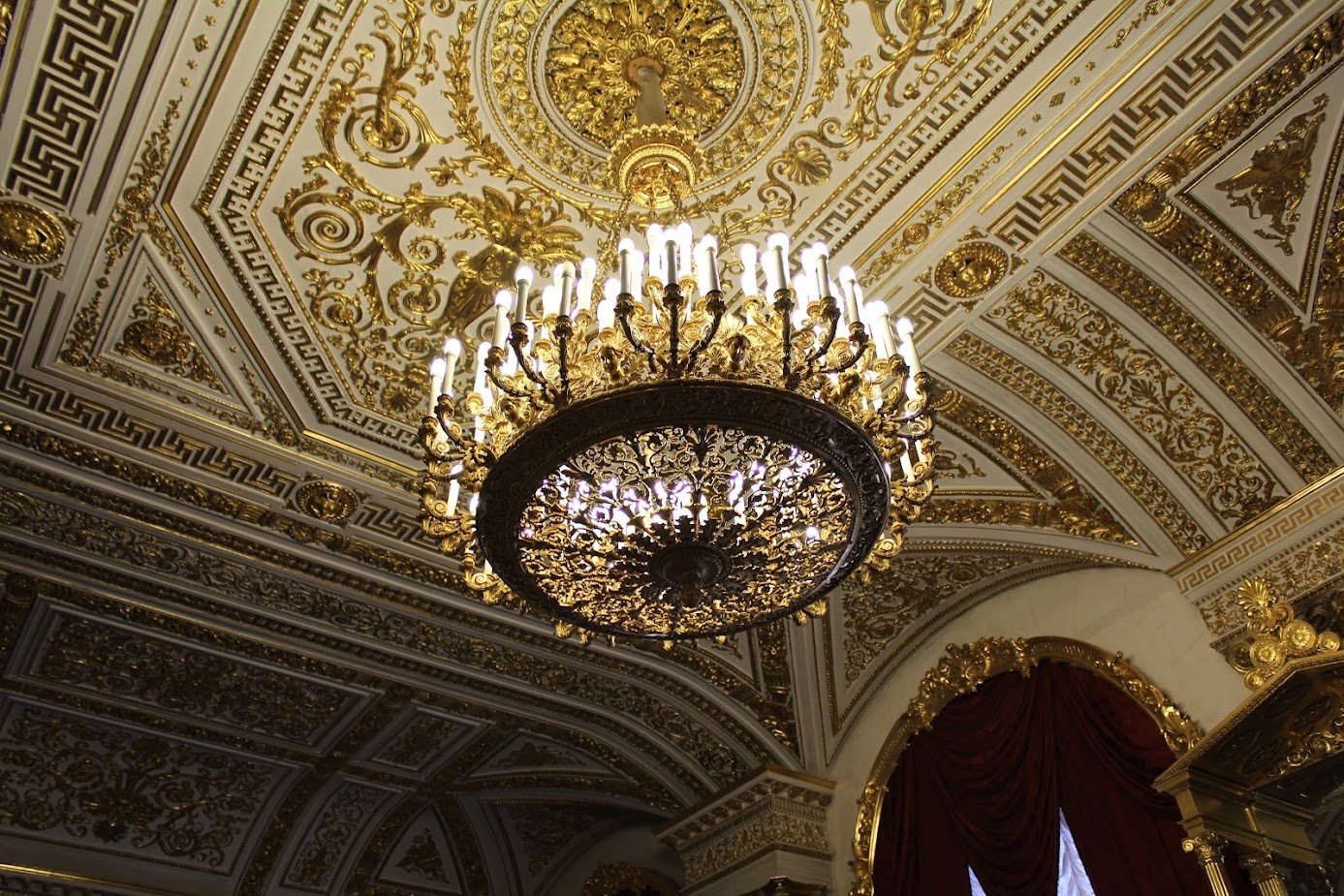 Классика двух столиц: Москва + Санкт-Петербург