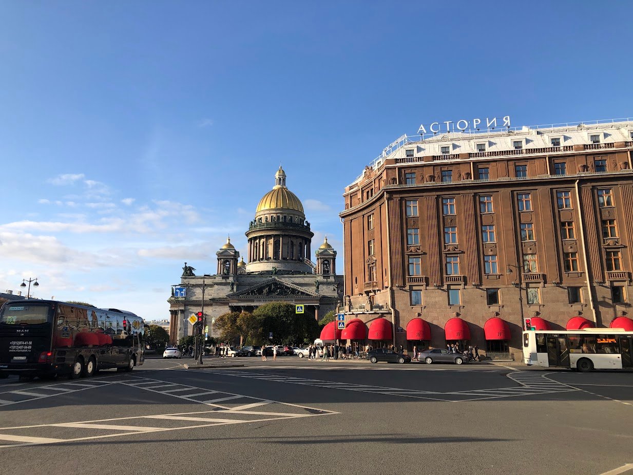 Классика двух столиц: Москва + Санкт-Петербург