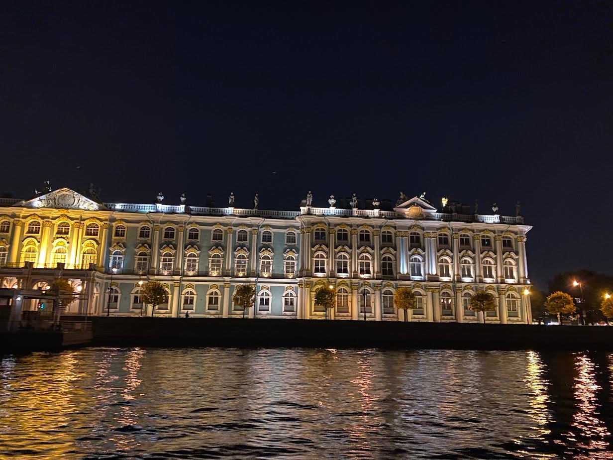 Автобусная экскурсия по ночному Петербургу