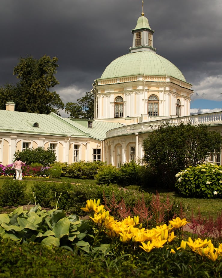 Экскурсия в Ораниенбаум и Петергоф